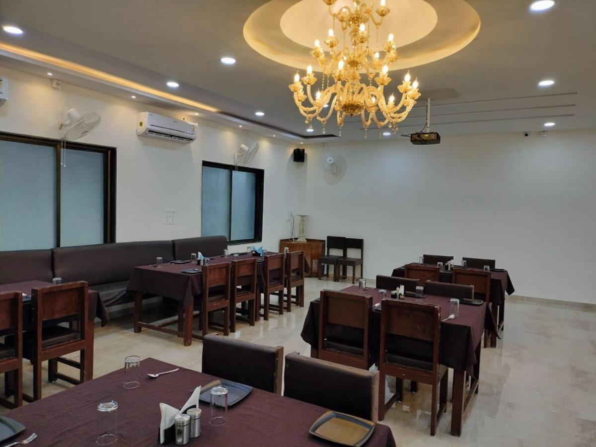 Hotel Satkar International Chhindwāra エクステリア 写真