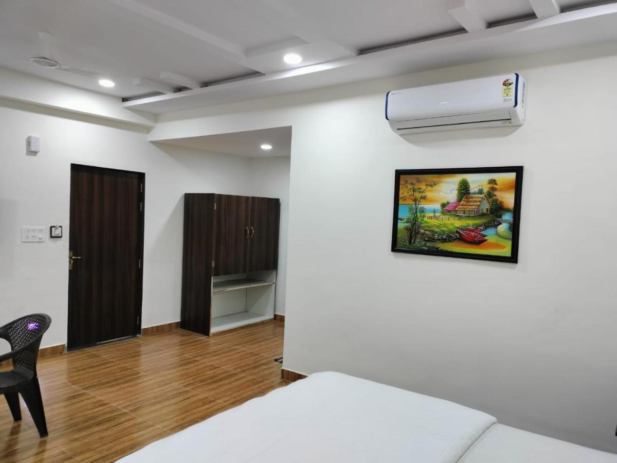 Hotel Satkar International Chhindwāra エクステリア 写真
