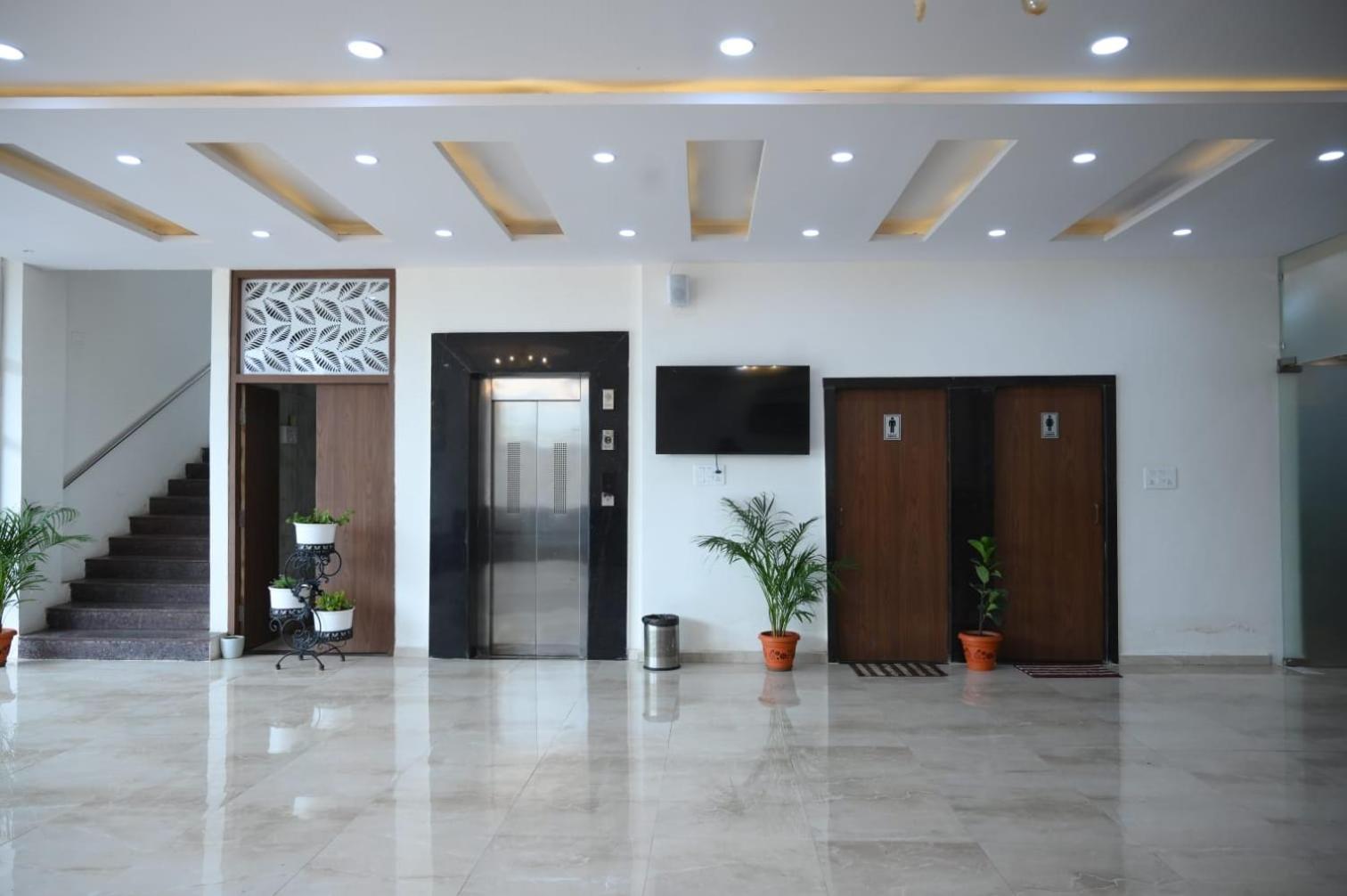 Hotel Satkar International Chhindwāra エクステリア 写真