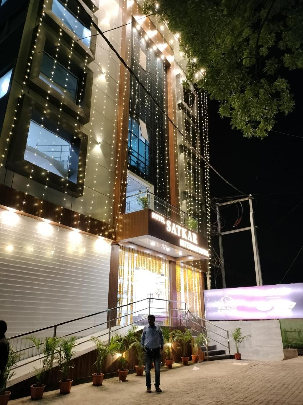 Hotel Satkar International Chhindwāra エクステリア 写真